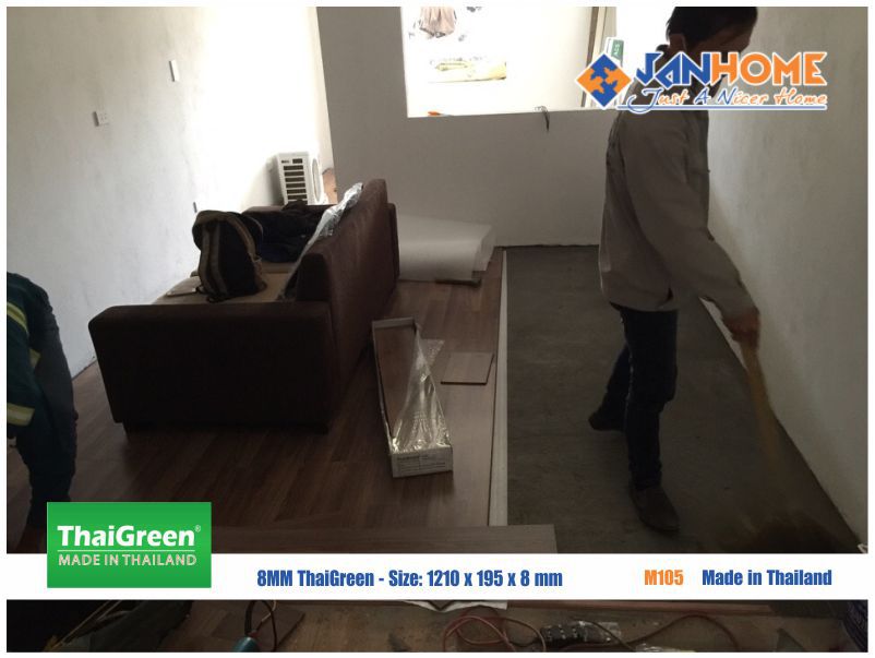 Thợ thi công sàn gỗ ThaiGreen tại Hà Nội